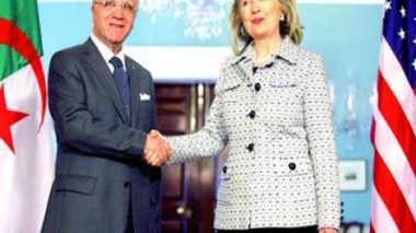 Arrivée de Clinton à Alger pour discuter réformes et  anti-terrorisme