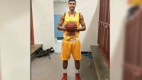 اللاعب عبد الرحمان هيلوف يلتحق بكرة السلة الأمريكية