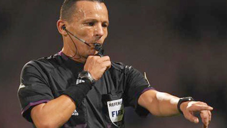 حيمودي:”الفيفا” أثنت علي.. حققت أهدافي وأتمنى إدارة النهائي