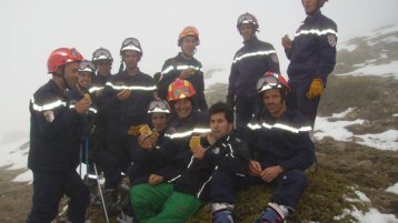 رجال واقفون!