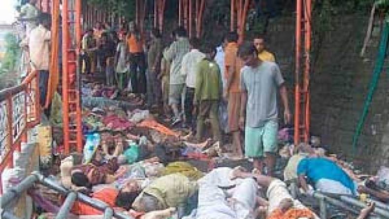 مقتل أكثر من 100 شخص في تدافع بعد مهرجان ديني بالهند