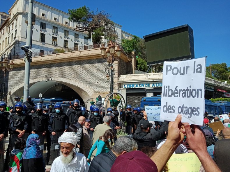 DGSN: La police arrête un marocain infiltré au Hirak