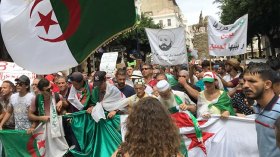 “الموالاة” تستسلم لمطالب الحراك وتهادن لجنة الحوار