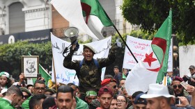 الحراك الشعبي حاصر المشروع الفرنسي