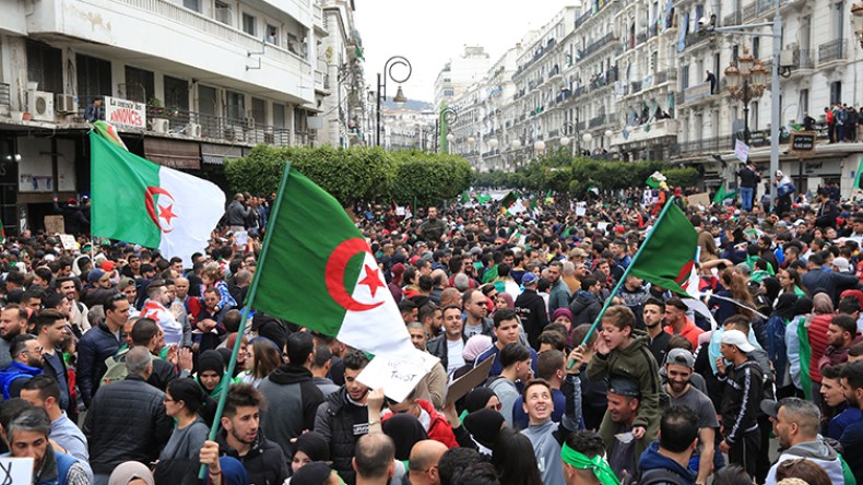 الجمعة السادسة للحراك.. لا لحكم العصابة