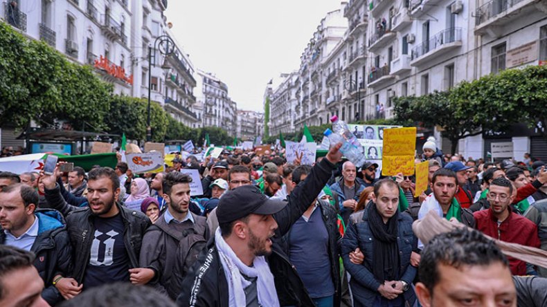 جمعية العلماء تحذر من محاولات تشويه وتحريف الحراك
