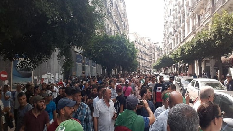 مسيرات شعبية في الجمعة الـ31 من الحراك في الجزائر