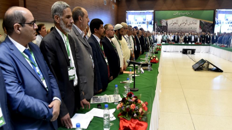 حمس تتمسك بوثيقة المنتدى الوطني للحوار