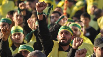 لا ملائكة ولا شياطين