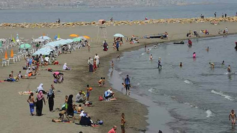 الحماية المدنية تتبرأ من شاطئ الصابلات