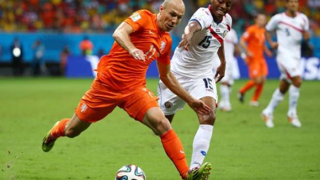 التأهّل لهولندا والتقدير لكوستاريكا