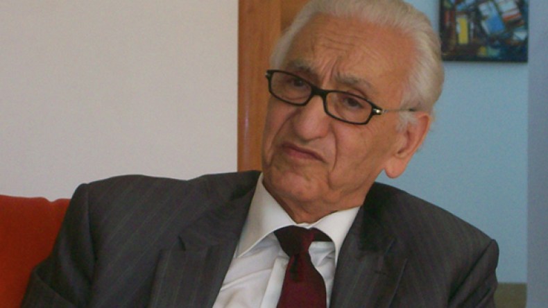 جثمان حسين آيت أحمد سيوارى الثرى الجمعة المقبل بعين الحمام