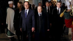 هولاند بين تنصير الجزائر وأسلمة فرنسا