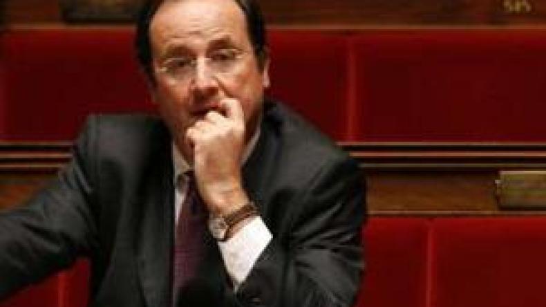 هولاند : وزير الداخلية الفرنسي له هوس الحديث عن المسلمين