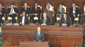 هولاند: الدستور التونسي الجديد يؤكد أن الإسلام يتماشى مع الديمقراطية