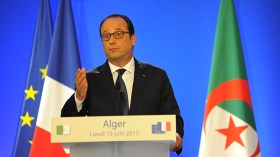 هولاند: من النادر أن تقابل رئيس دولة بكفاءة بوتفليقة
