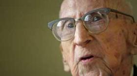 وفاة اكبر رجل في العالم