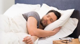 النوم من الفجر إلى العصر يتحول إلى موضة