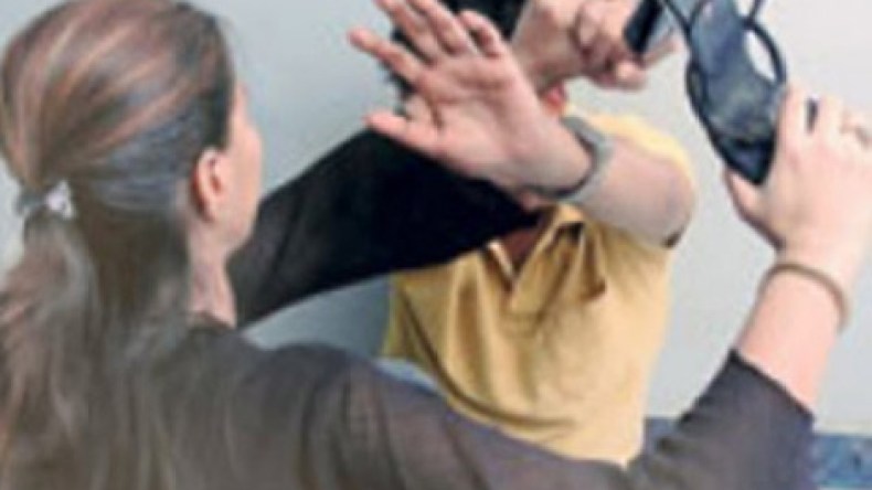 عندما تنقلب الأمور في المجتمع…من ضرب الزوجات إلى ضرب الأزواج