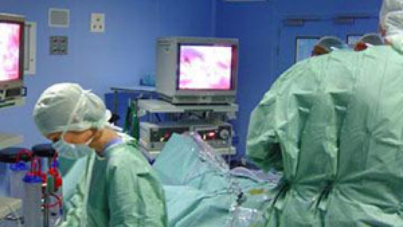 تخفيضات بـ 50 بالمائة في العمليات الجراحية التي لا تتجاوز 10 ملايين  لفائدة الأساتذة والمعلمين