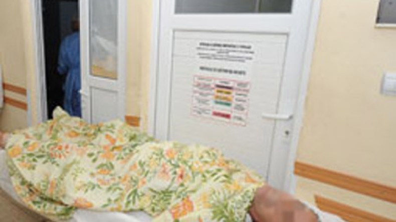 أنقذوني من الهلاك.. فقدت بصري ومالي ومستشفيات الجزائر رفضت علاجي