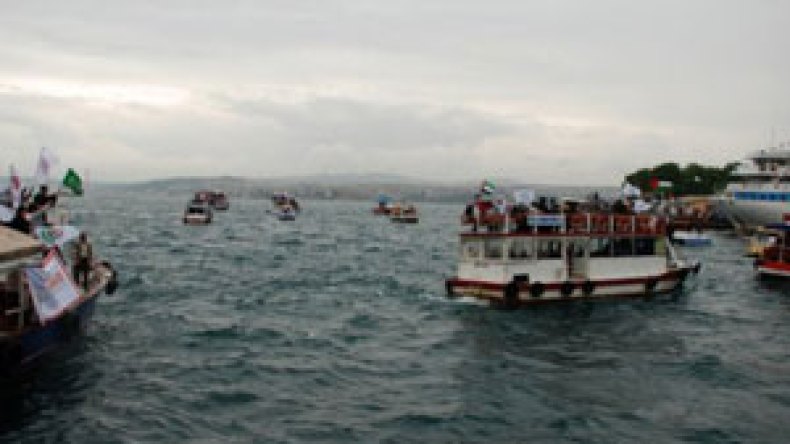 كلينتون ترفض “أسطول الحرية2″وسفن كسر الحصار تنطلق نحو غزة