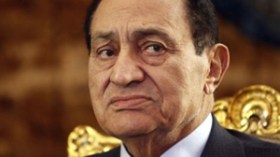 “عضلة قلب حسني مبارك معرضة للتوقف في أي لحظة”