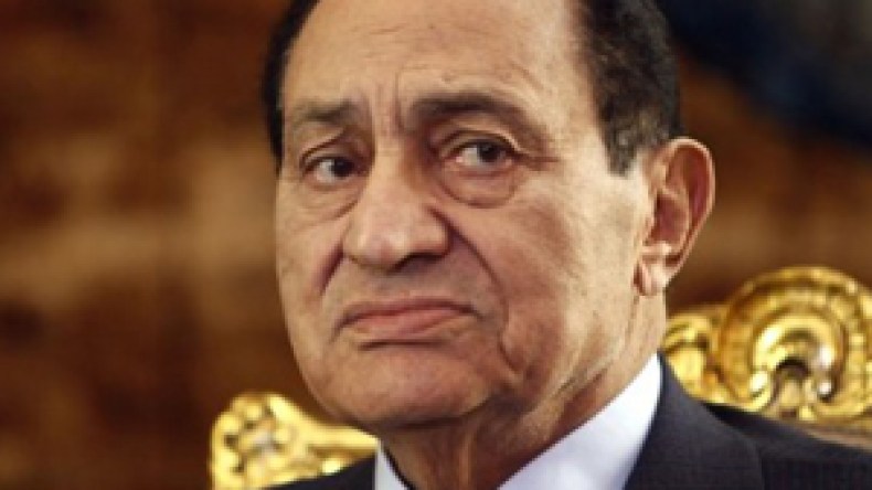 “عضلة قلب حسني مبارك معرضة للتوقف في أي لحظة”