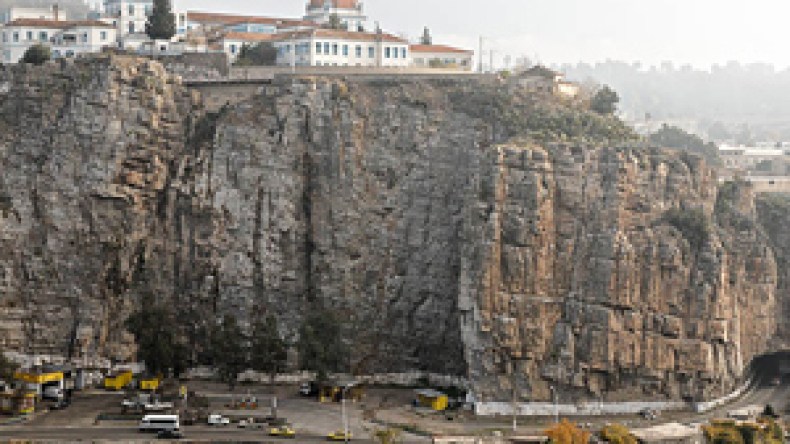 التأشيرة جعلته يعاني إلى أن لفظ أنفاسه بمستشفى ابن باديس بقسنطينة