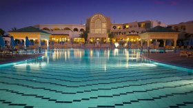 Les estivants algériens accusent: la Fédération tunisienne de l’hôtellerie se défend