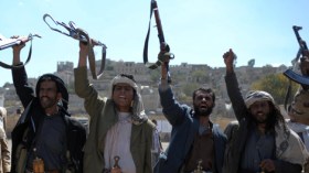الحوثيون يوافقون على وقف المعارك في صنعاء بعد 40 قتيلا