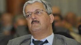 أبناء الشهداء يحتجون للمطالبة برحيل الطيب الهواري