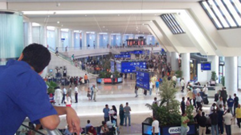 موظفة  الخطوط  الجوية  المضربة  عن  الطعام  تروي  حكايتها  للشروق  اليومي