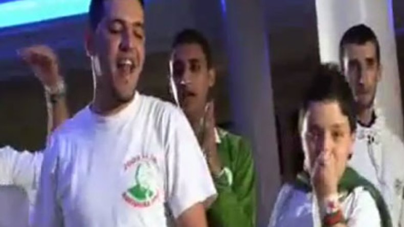 نعاني حصارا فنيا وإعلاميا من المسؤولين على الثقافة وتمييز بين الفنانين