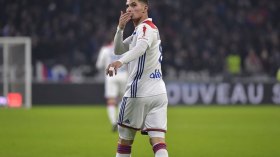 عوار قد يقضي موسما “أبيض” مع ليون من دون أي منافسة كبرى