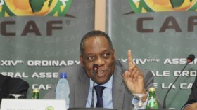 حياتو يؤكد رغبته في تجديد عهدته رئيسا لـ “الكاف” عام 2013