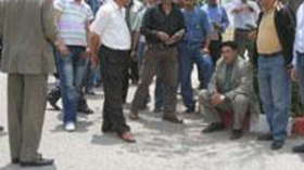 عمال مؤسسات التأمين يحتجون على إقصائهم في مراجعة ملف الأجور