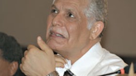 اعتداء مسلح على سائق وزير التعليم العالي وسرقة سيارته
