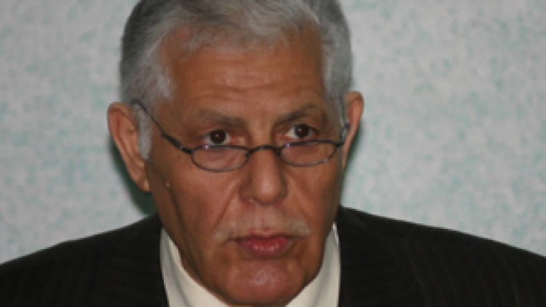 حراوبية يأمر بتخفيض منحة الأساتذة المحاضرين من 8100 إلى 4300 دينار