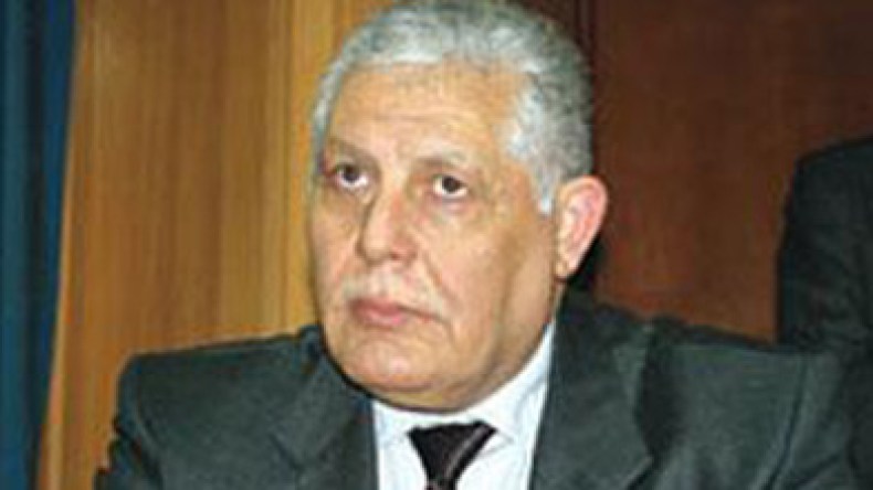 جامعات أجنبية مشبوهة تمنح دكتوراه لرجال أعمال جزائريين لا يملكون سوى شهادات ميلادهم