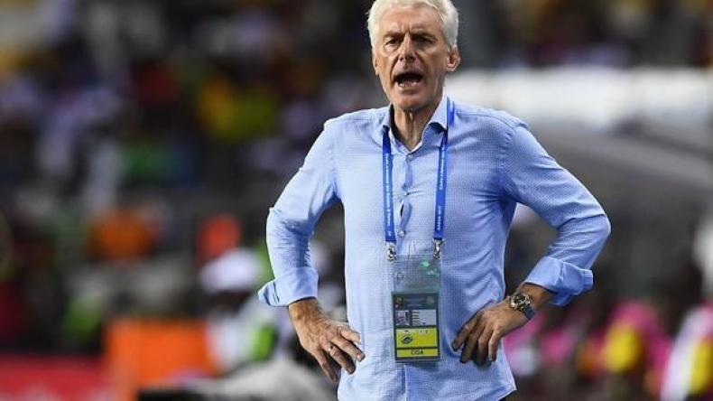 هوغو بروس يُمْعِنُ في جلد “الأسود الجموحة”