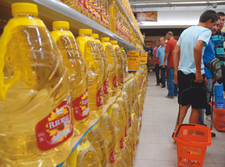 Trade ministry unable to curb the frenzy of the prices