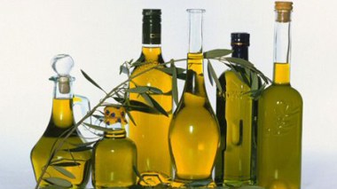 Huile d’olive, jus et couscous algériens suscitent l’intérêt à la Foire du Caire