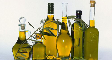 Huile d’olive, jus et couscous algériens suscitent l’intérêt à la Foire du Caire
