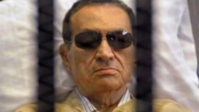 سويسرا تمدد تجميد أرصدة مبارك وبن علي