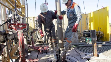 Le Trésor gagne 7 dollars supplémentaires pour chaque baril de pétrole!