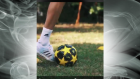 بن زيمة يُثير الجدل بِكرة تحمل رمز جوفانتوس