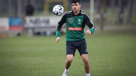 بوصوف يقترب من العودة مجدّدا لأجواء الملاعب