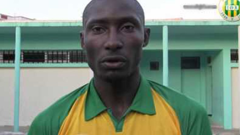 مهاجم شبيبة القبائل الكاميروني إيبوسي يشتكي العنصرية