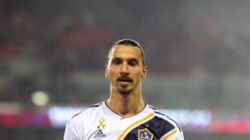 إبراهيموفيتش يطالب ميلان بضمانات إضافية